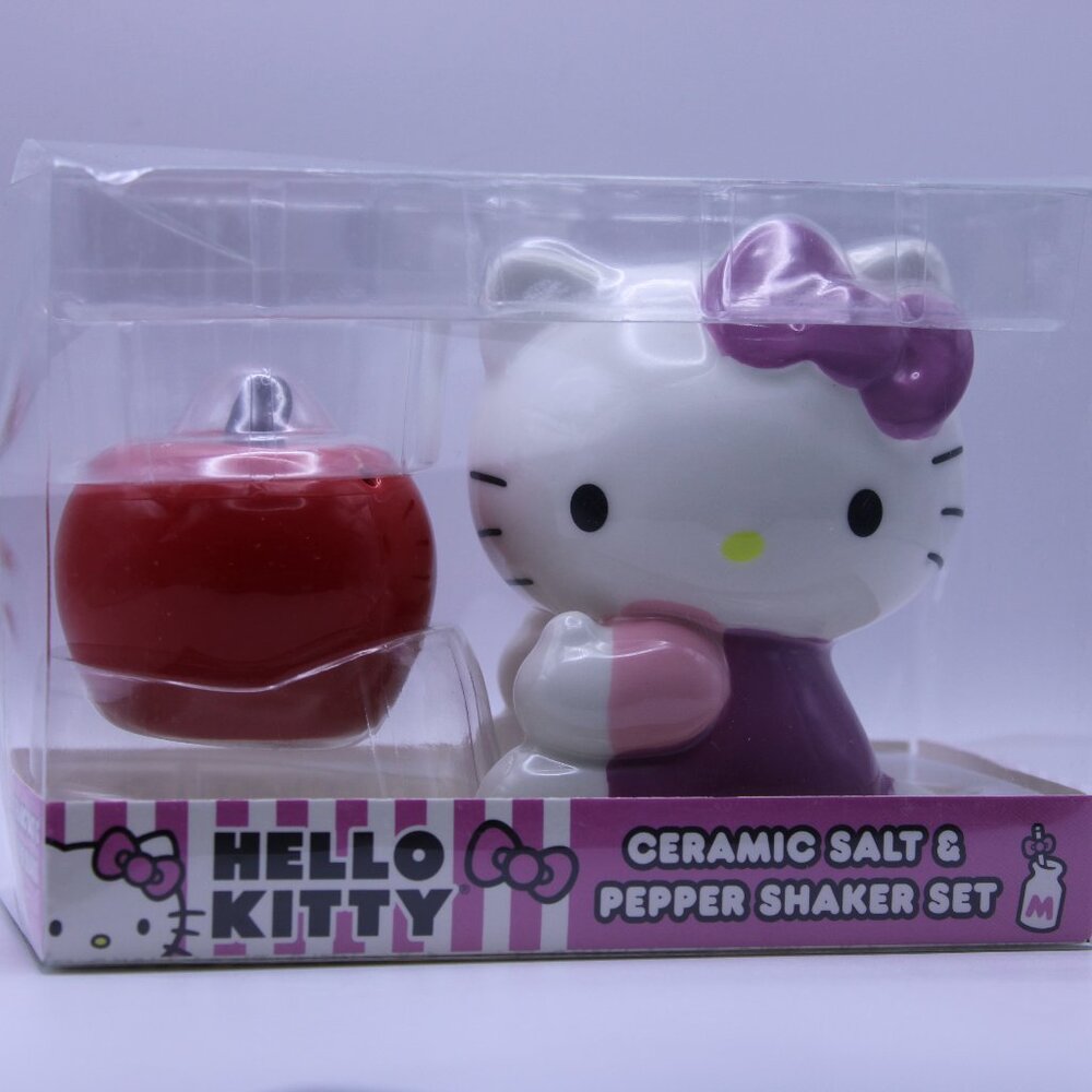 Hello Kitty Salt and Pepper Shakers (NWT)
